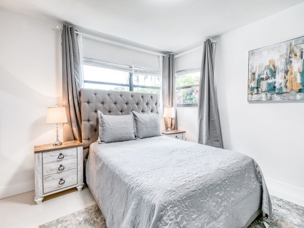 Hollywood Home 1024043
