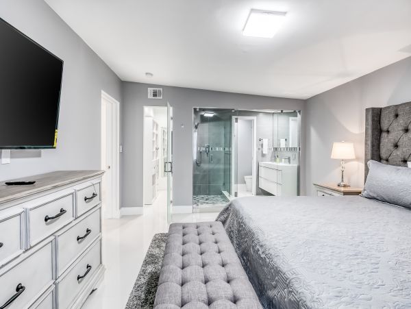 Hollywood Home 1024043