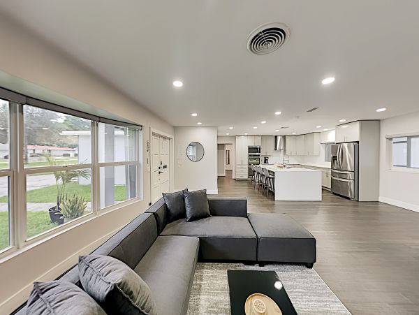 Hollywood Home 1024044