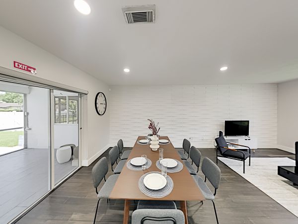 Hollywood Home 1024044