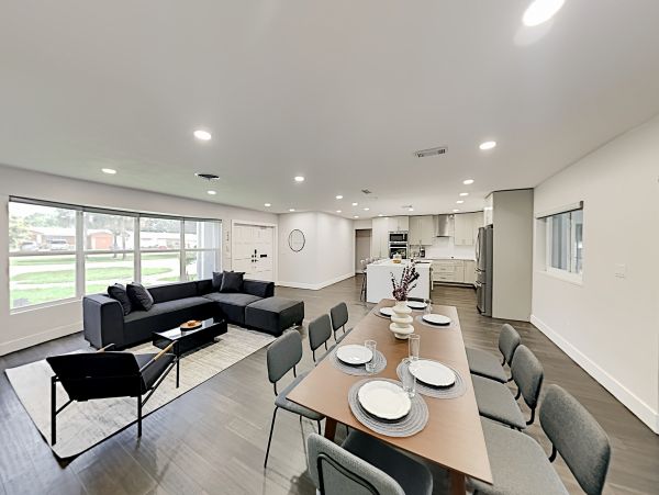 Hollywood Home 1024044