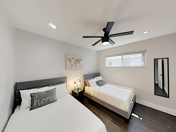 Hollywood Home 1024044