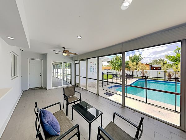 Hollywood Home 1024044
