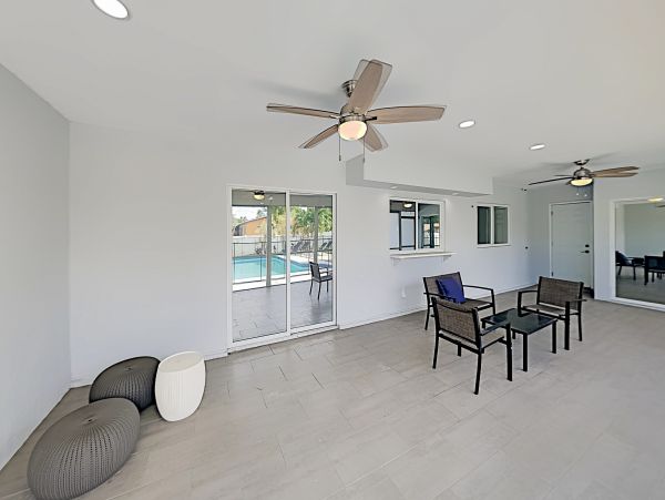 Hollywood Home 1024044