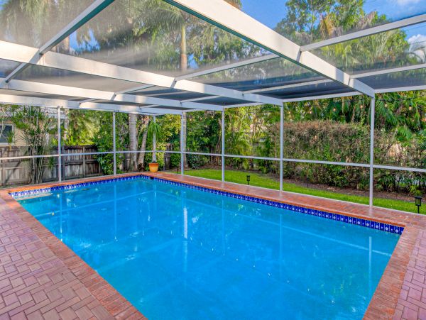 Lovely 3 Bedroom Home with Pool in Hollywood FL