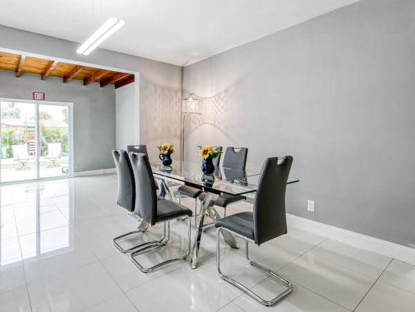 Hollywood Home 1024046