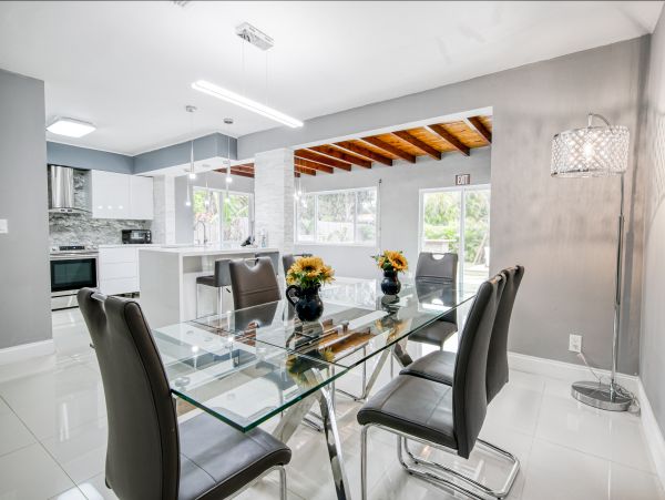 Hollywood Home 1024046