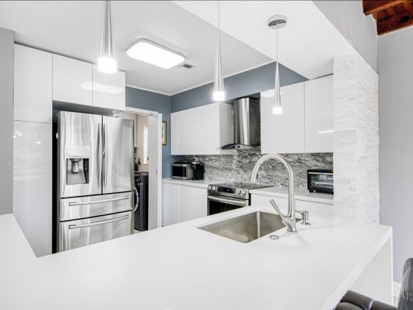 Hollywood Home 1024046
