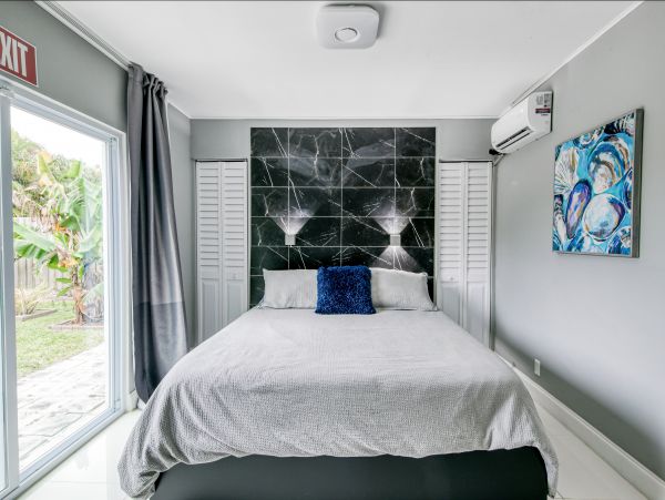 Hollywood Home 1024046