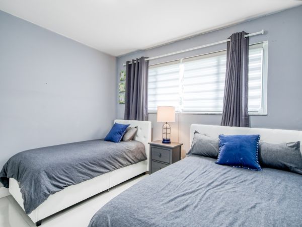 Hollywood Home 1024046