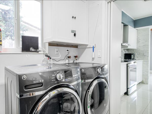 Hollywood Home 1024046