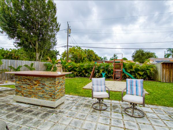 Hollywood Home 1024046
