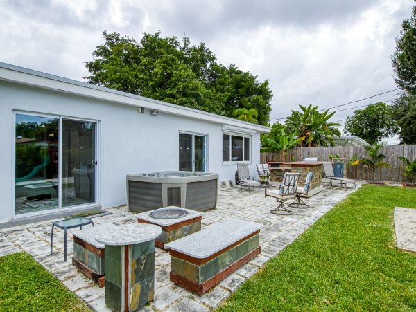 Hollywood Home 1024046