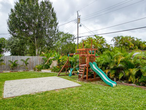 Hollywood Home 1024046