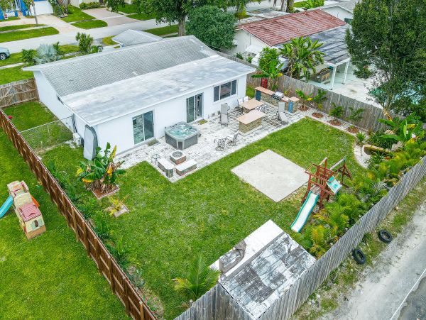 Hollywood Home 1024046