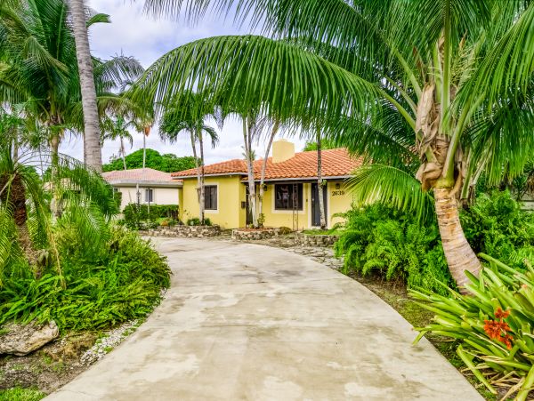 Hollywood Home 1024047