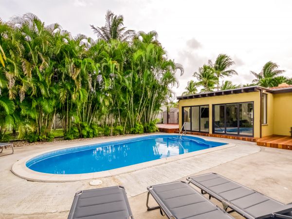Hollywood Home 1024047