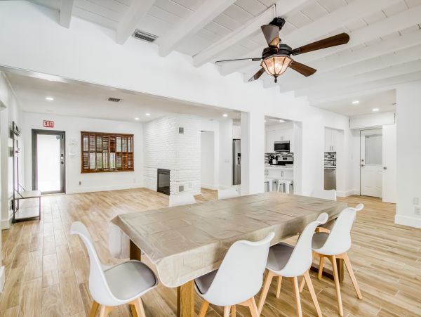 Hollywood Home 1024047