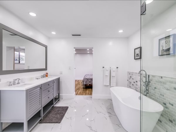 Hollywood Home 1024047