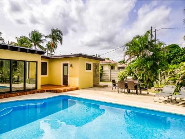 Hollywood Home 1024047