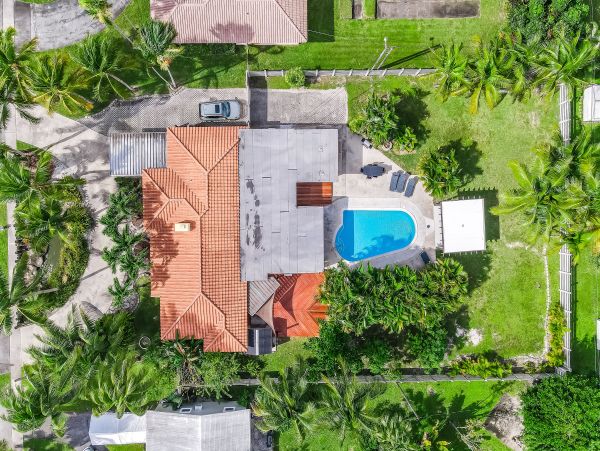 Hollywood Home 1024047