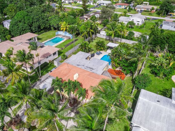 Hollywood Home 1024047