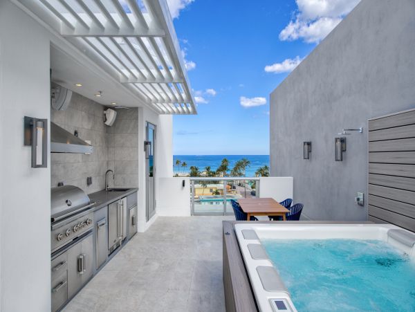 Hollywood Home 1024048