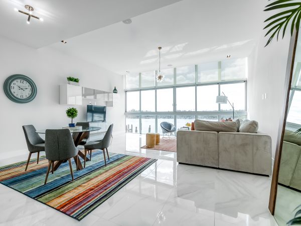 Hollywood Home 1024048