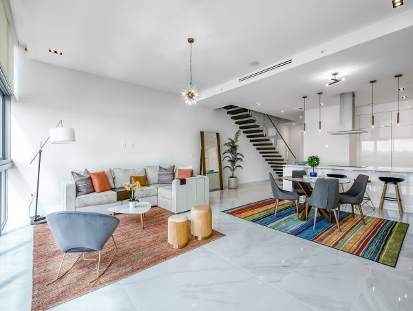 Hollywood Home 1024048