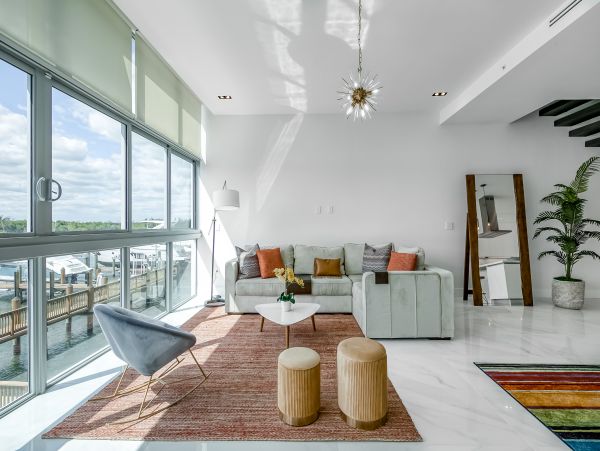 Hollywood Home 1024048
