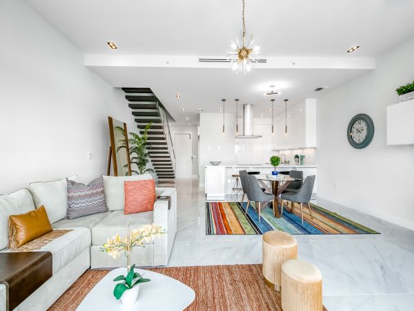 Hollywood Home 1024048