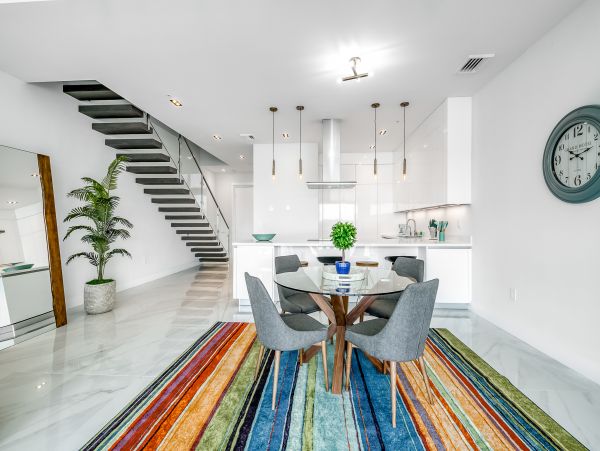 Hollywood Home 1024048