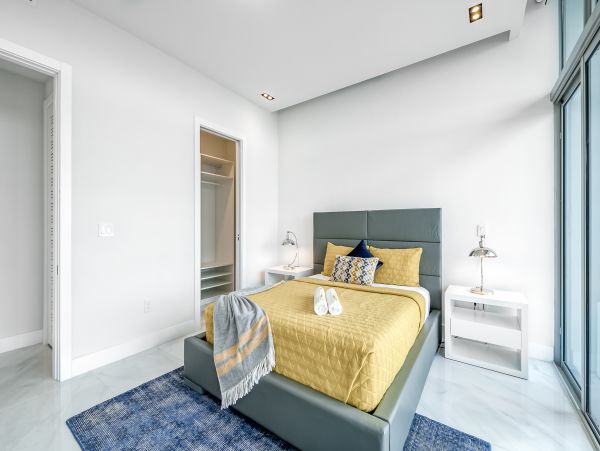 Hollywood Home 1024048