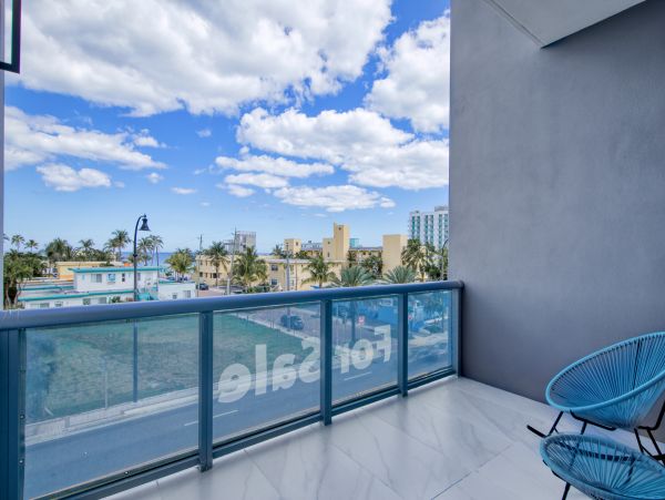 Hollywood Home 1024048