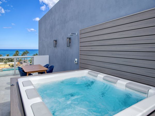 Hollywood Home 1024048