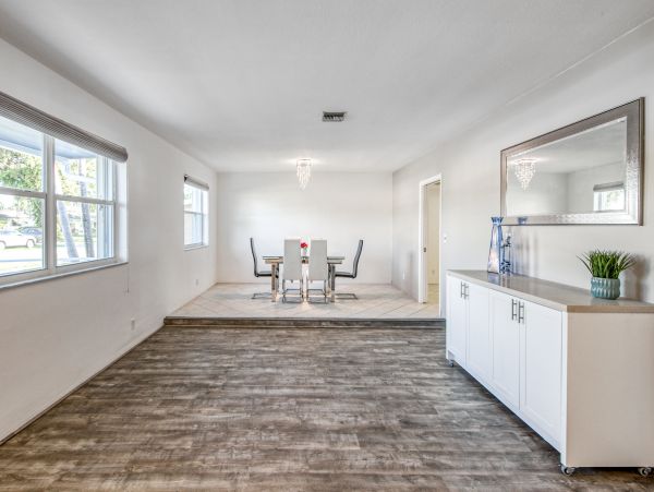 Hollywood Home 1024049