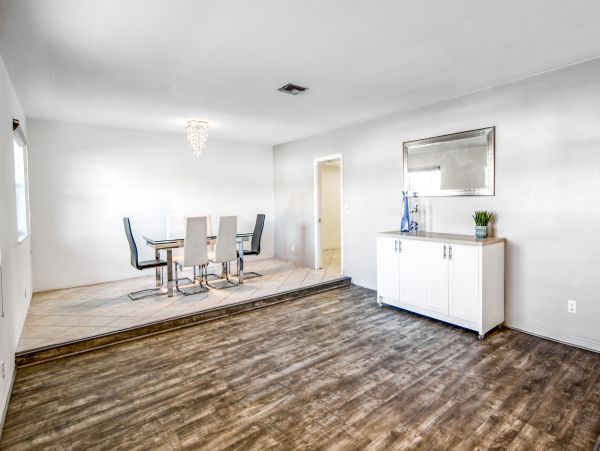 Hollywood Home 1024049
