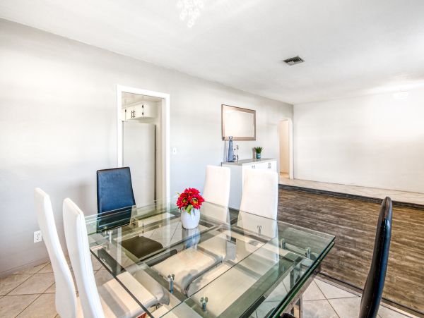 Hollywood Home 1024049