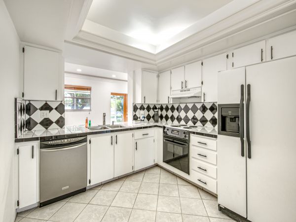 Hollywood Home 1024049