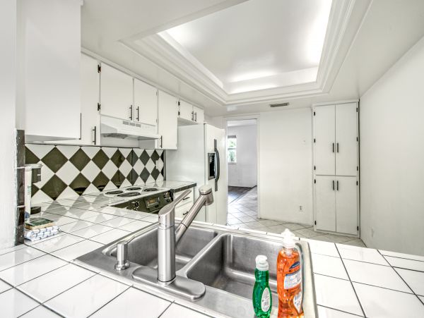 Hollywood Home 1024049