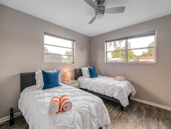 Hollywood Home 1024049