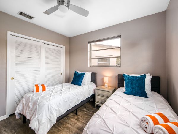 Hollywood Home 1024049