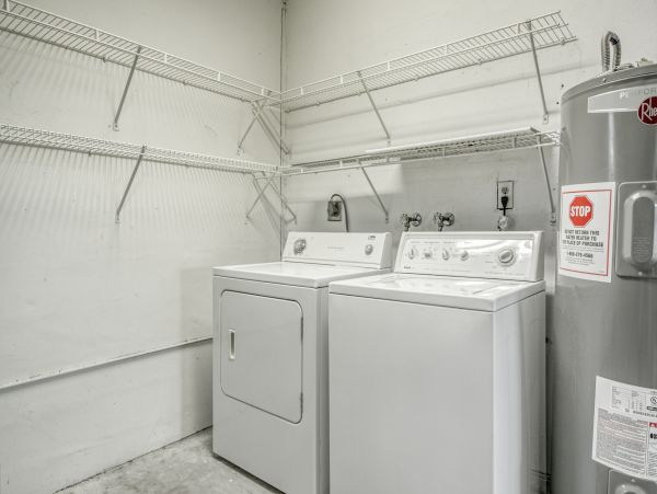 Hollywood Home 1024049
