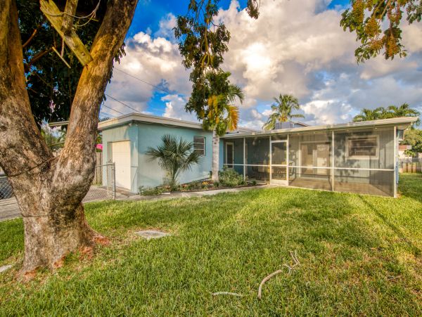 Hollywood Home 1024049