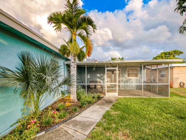 Hollywood Home 1024049