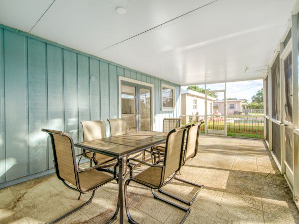 Hollywood Home 1024049