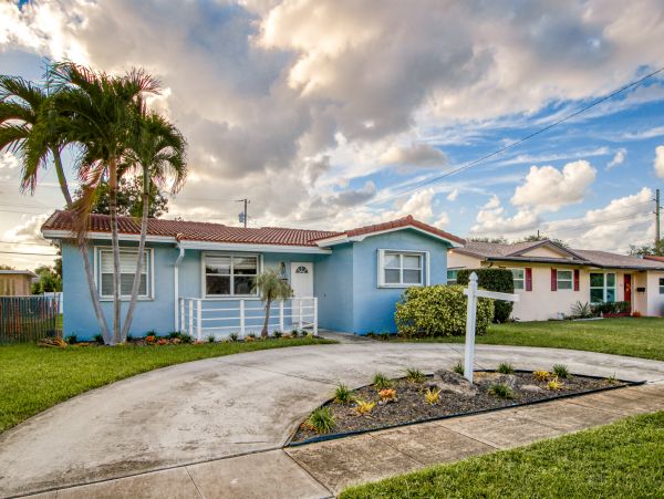 Hollywood Home 1024049