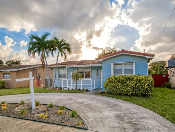 Hollywood Home 1024049