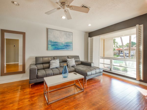 Hollywood Home 1024050