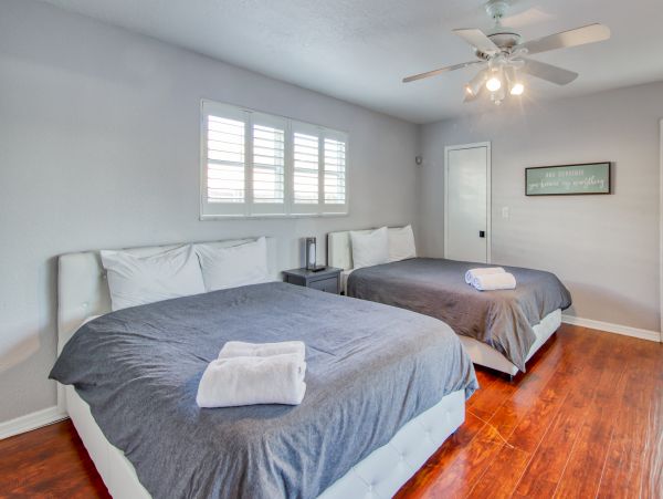 Hollywood Home 1024050